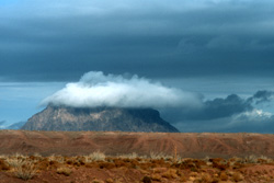 GEO-Naturreisen - Naturreisen weltweit - Iran - Berg in den Wolken