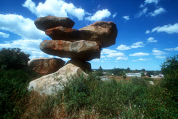 GEO-Naturreisen - Naturreisen weltweit - Zimbabwe - Turm aus Felsen
